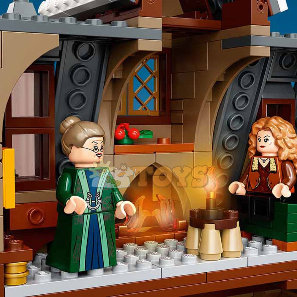 LEGO® Harry Potter Vizita la Hogsmeade 76388 - 851 piese