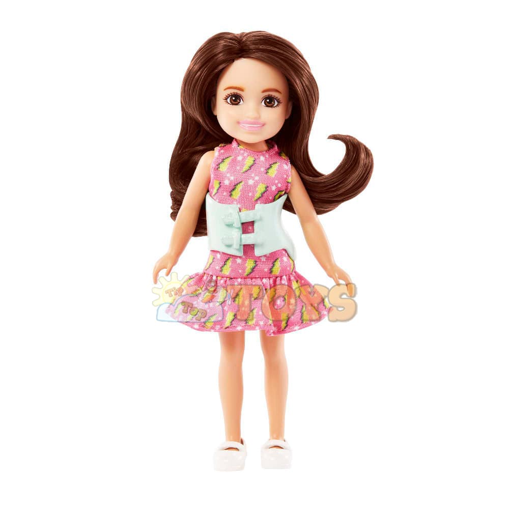 Păpușă Barbie Chelsea cu orteză HKD90 aparat pentru scolioză